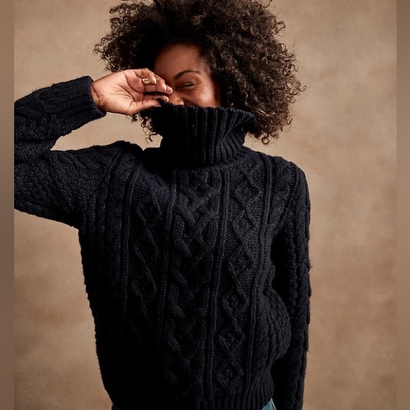 BANANA REPUBLIC Cable-Knit Turtleneck Sweater - Picture 1 of 6